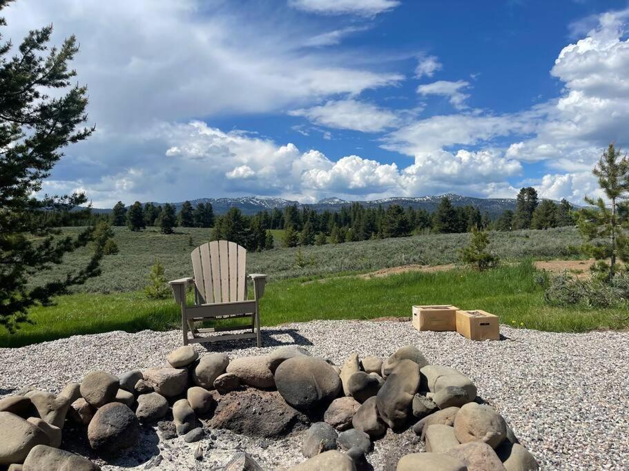 3505 Joseph Dr Cabin With Breathtaking Views, 30 Miles To Yellowstone Island Park Εξωτερικό φωτογραφία